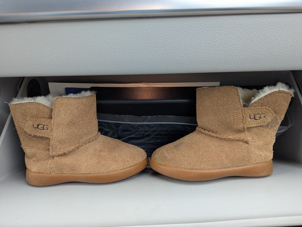 Baby Uggs,Tan Sheep Lined Sz.6 Hook And Loop Closure